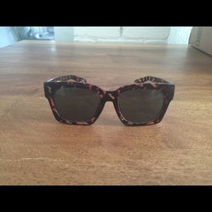 Quay Sunglasses - Brown